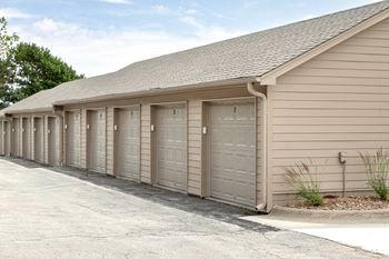 Universally attached and detached garages